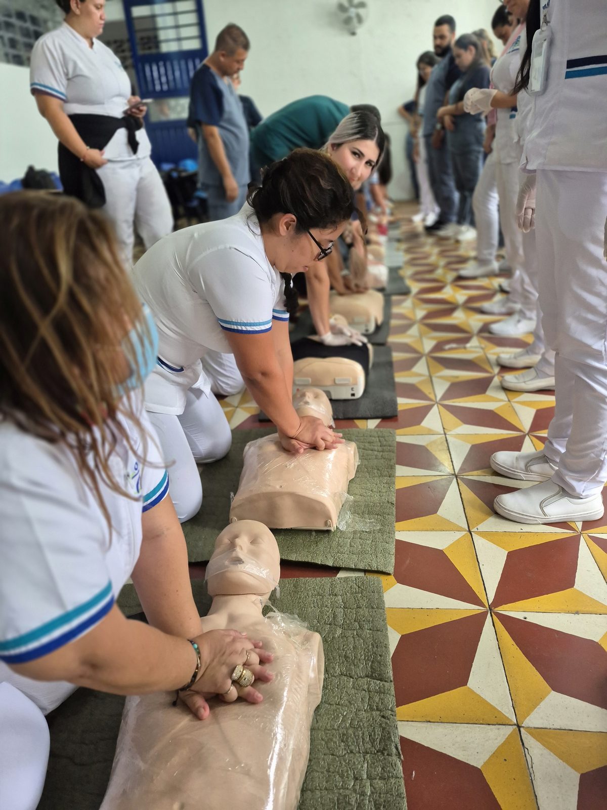 Auxiliar de Enfermería — POLIBAGUÉ