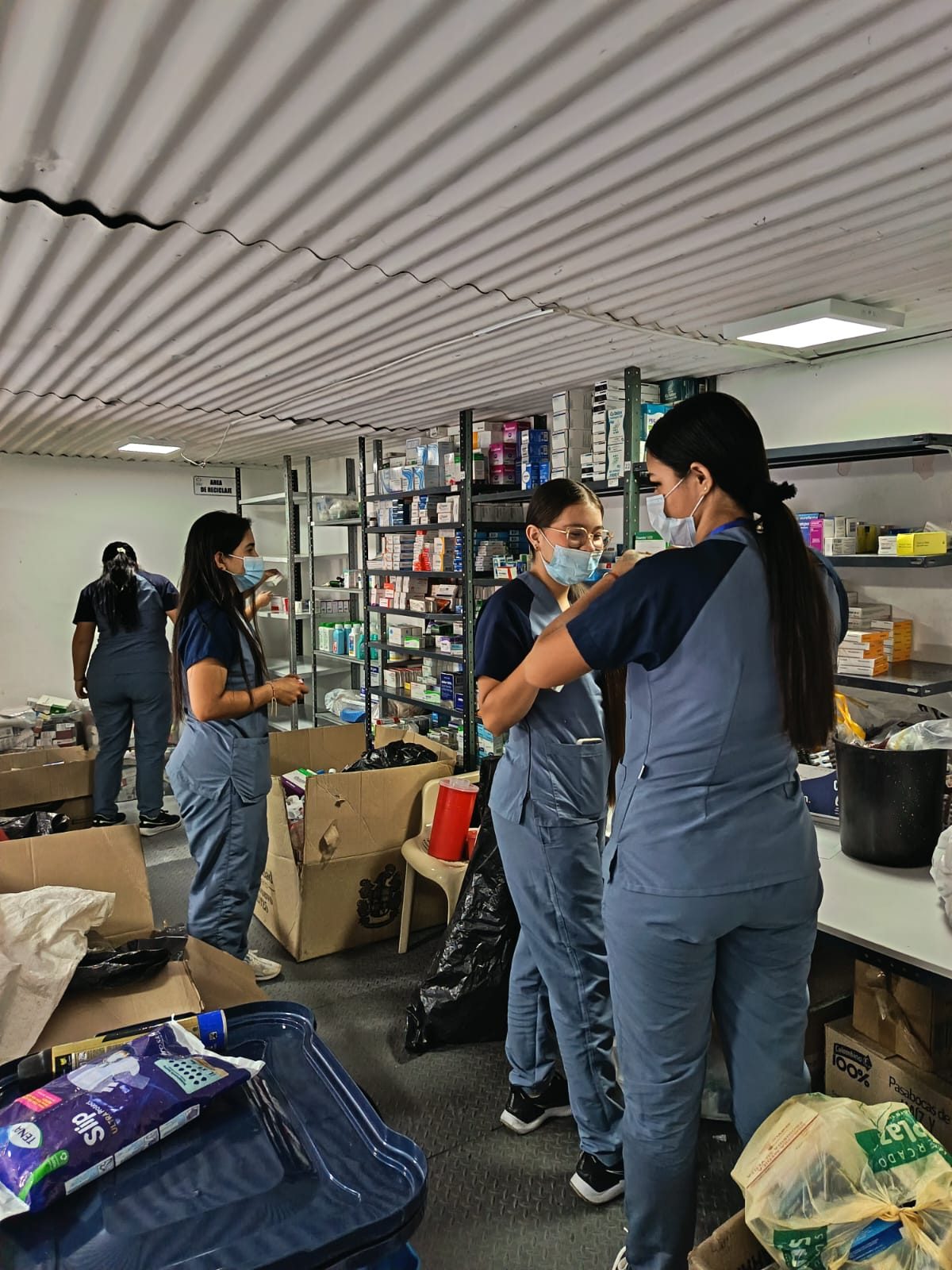 Auxiliar de Farmacia — POLIBAGUÉ