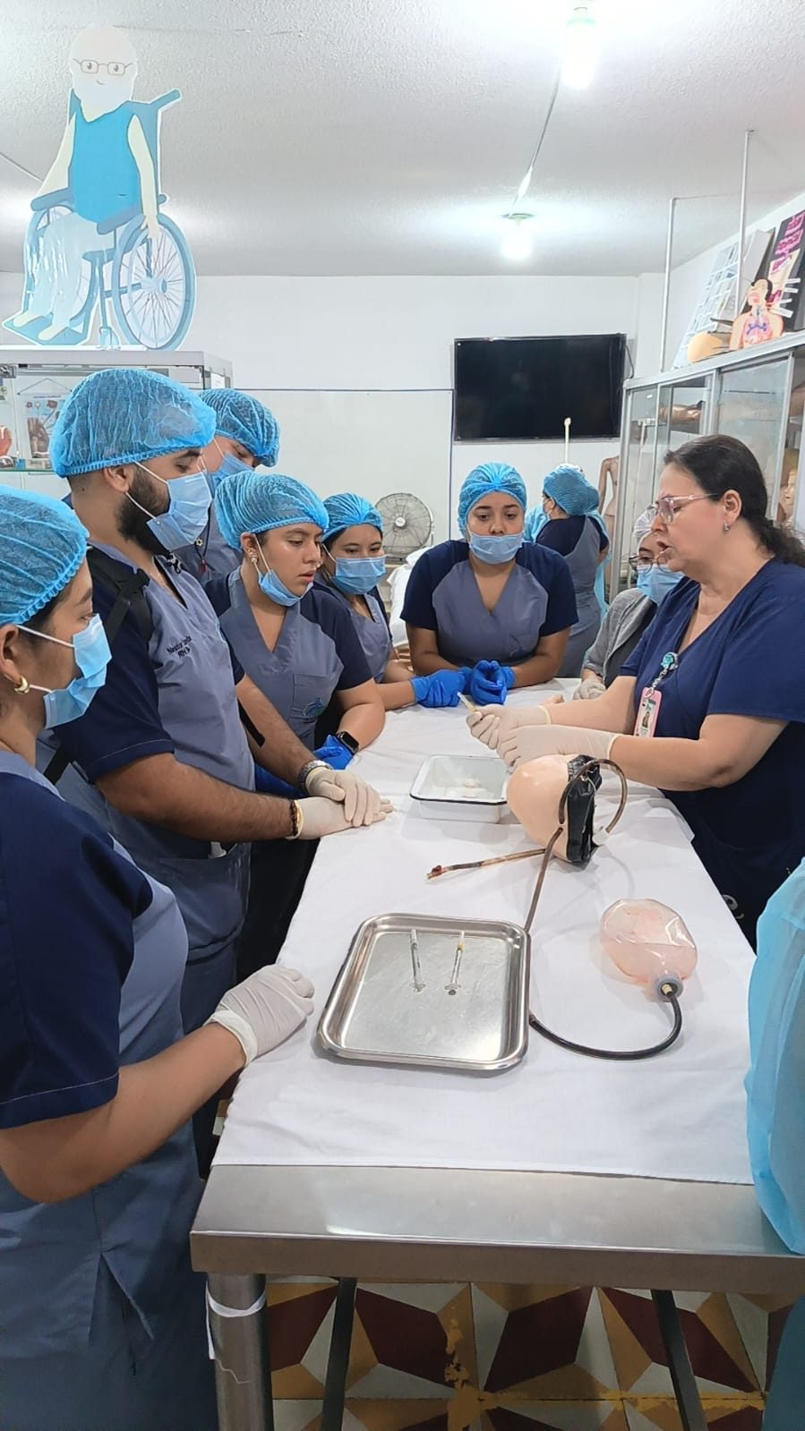 Auxiliar de Farmacia — POLIBAGUÉ